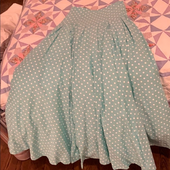 green and white polka dot skirt